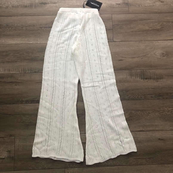 PrettyLittleThing Petite Pointelle Knit Flare Pant - Picture 5 of 8